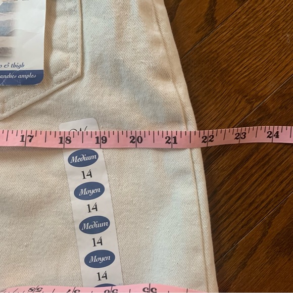 NWT Vintage Wrangler Cream Coloured Mom Jeans - Picture 11 of 13